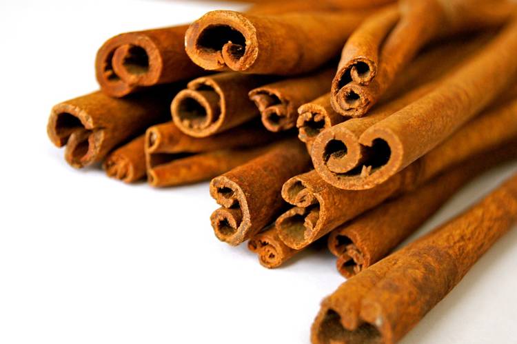 Cinnamon sticks a stack of cinnamon sticks
